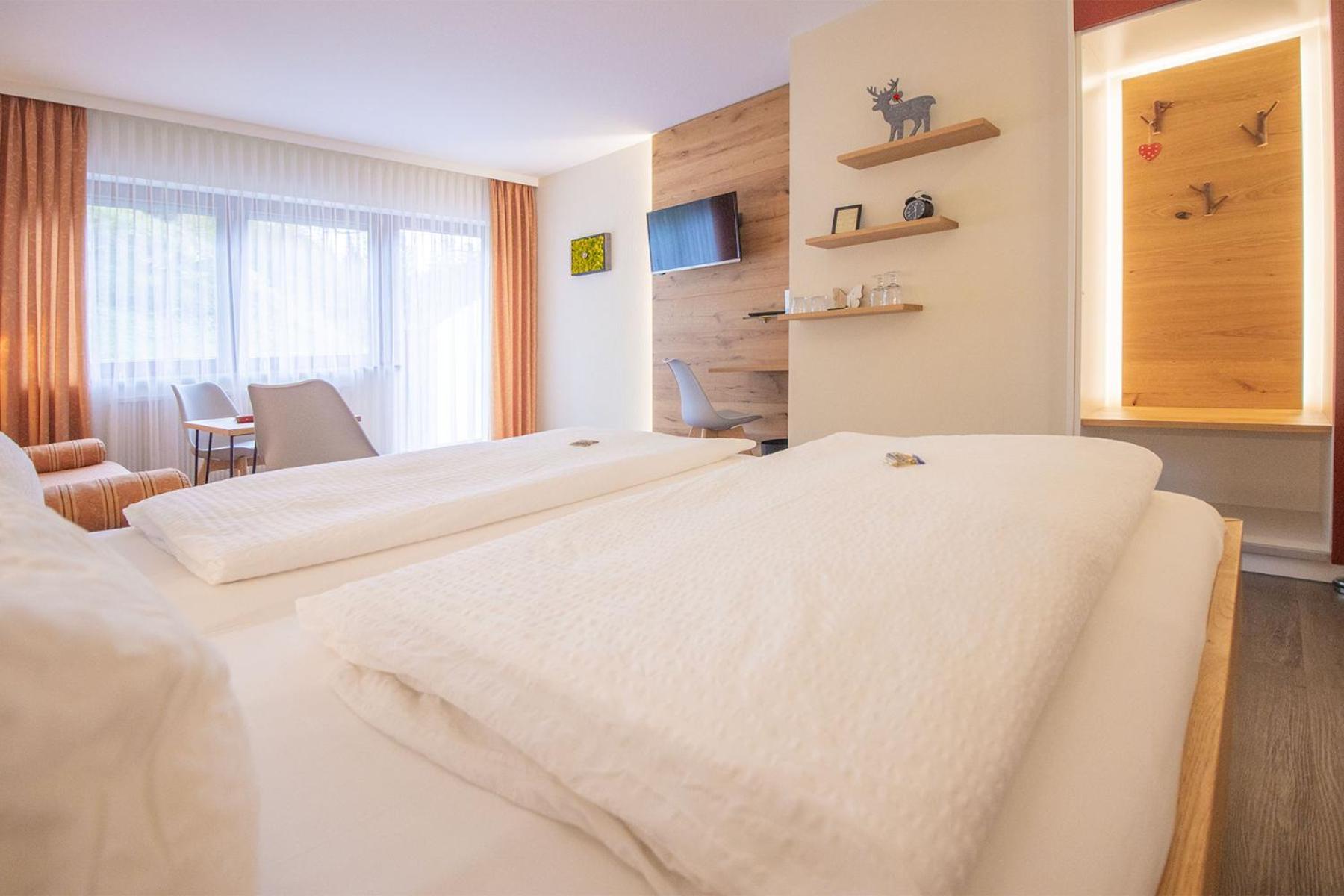 Hotel - Gasthof Blume ออปเพอเนา ภายนอก รูปภาพ
